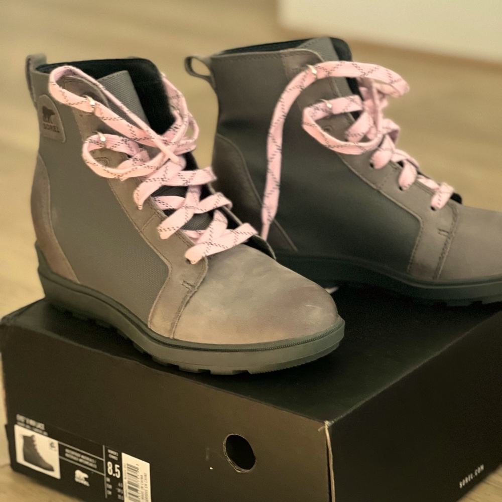 Sorel hidden wedge laced up boots